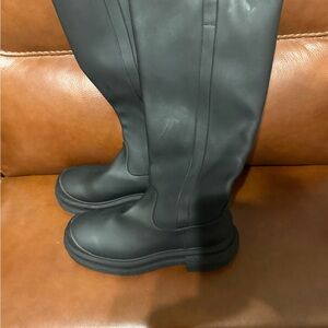 Elegant Black Heeled Boots for Women